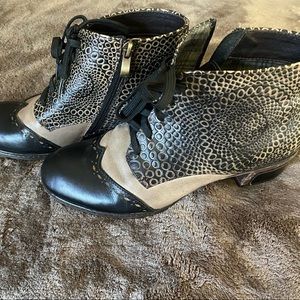 L’Artiste Granola bootie size 39